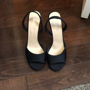 ** NEVER WORN ** Boohoo black strap heels